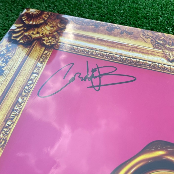Limited Edition Pink Drip SIGNED Cardi B WAP Vinyl - Picture 2 of 5